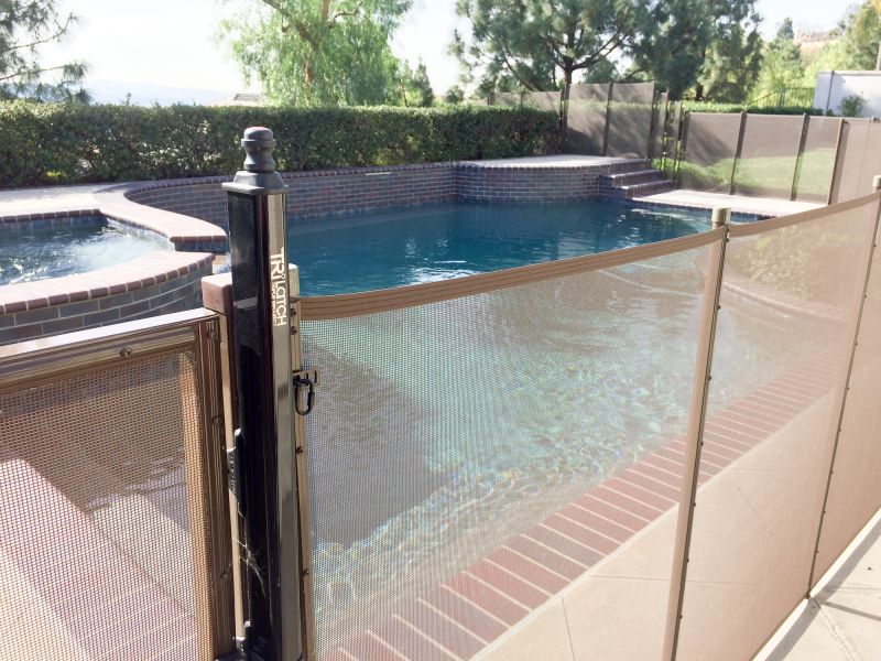 Mesh Pool Fence Installation